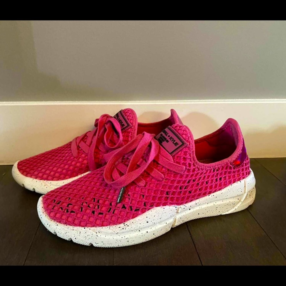 🆕 Kendall + Kylie Norad Fuchsia and White Runners /Trainers - Size 7/7.5